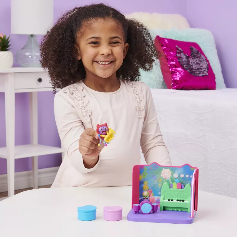 Casa de muñecas de Gabby, sala de música Groovy con figura de Daniel James Catnip, 2 accesorios, 2 muebles y 2 entregas, juguete para niños a partir de 3 años