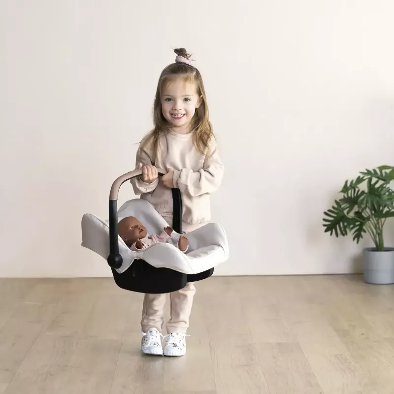 Silla de coche para muñecas Simba-Dickie Maxi-Cosi, beige — accesorio para muñecas