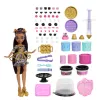 Monster High Scary Sweet Birthday Cake Kit con muñeca Clawdeen Wolf y más de 20 accesorios de decoración