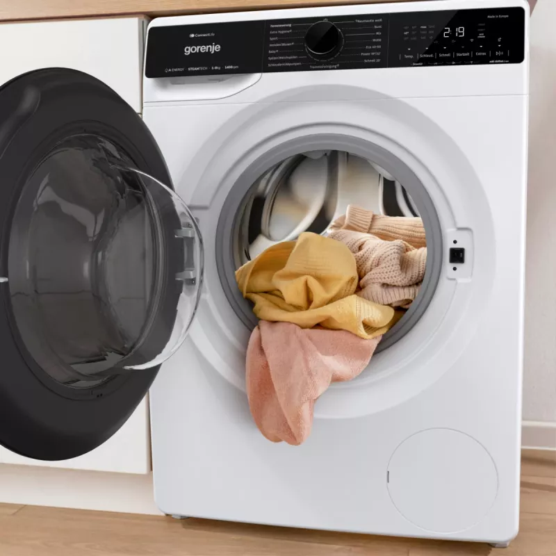 Lavadora de carga frontal Gorenje WPNA84A2TS 8 kg 1400 rpm negra, blanca