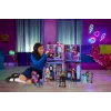 Casa de muñecas Monster High Boo-tique Hotel con sorpresas espeluznantes en cada habitación y más de 13 accesorios
