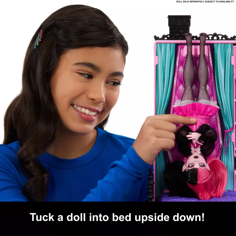 Casa de muñecas Monster High Boo-tique Hotel con sorpresas espeluznantes en cada habitación y más de 13 accesorios