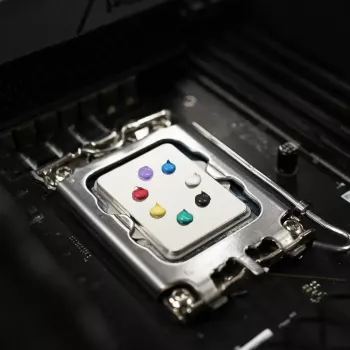 Pasta térmica Cooler Master Cryofuze 5 — amarilla, temperatura máxima de funcionamiento 240°C, 1 ud.