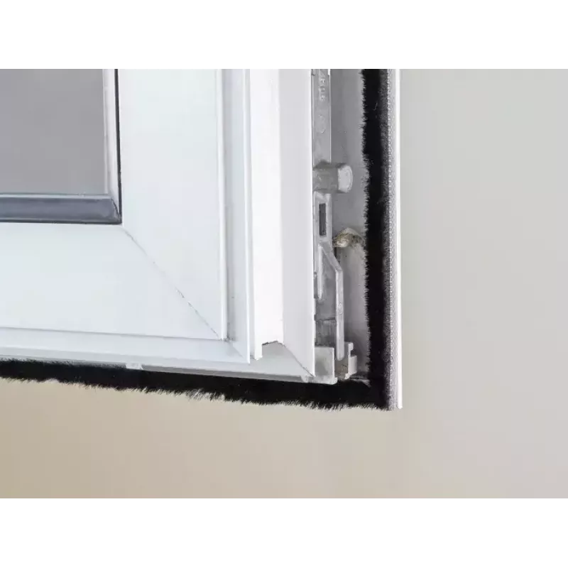 Guía de cepillo autoadhesiva DeLOCK 15 mm longitud 5 m negra