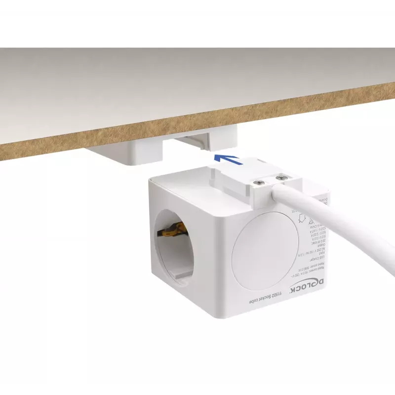 DeLOCK 11502 alargador de corriente 1,5 m 3 tomas AC interior blanco