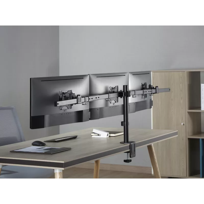 Equip Soporte de mesa con brazo articulado para triple monitor de 17 a 32 pulgadas Abrazadera/Pasacables de mesa 21 kg