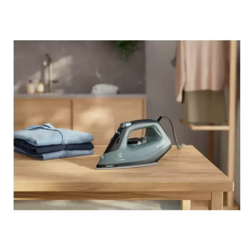Plancha de vapor Electrolux E5SI2-6OG suela Glissium 2400 W Negro, Verde oscuro