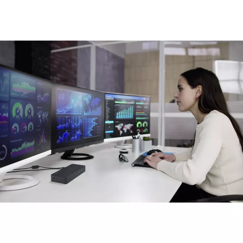 Kensington SD4843P EQ USB-C 10Gbps triple vídeo dock sin controladores