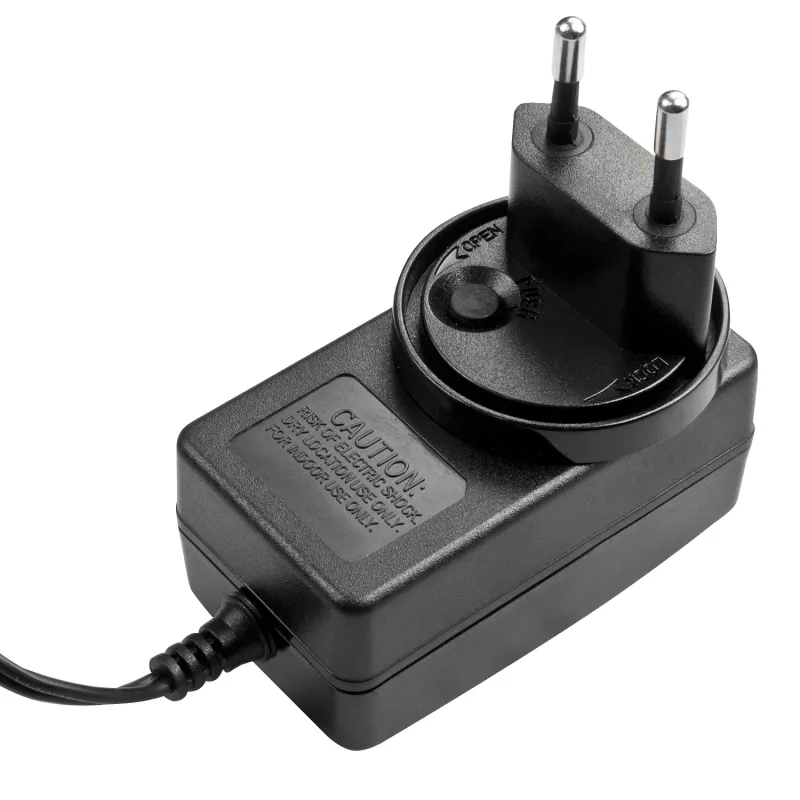 Lindy 73813 ECO Multi Country fuente de alimentación conmutada 5 V DC 3 A, 15 W, 100–240 V