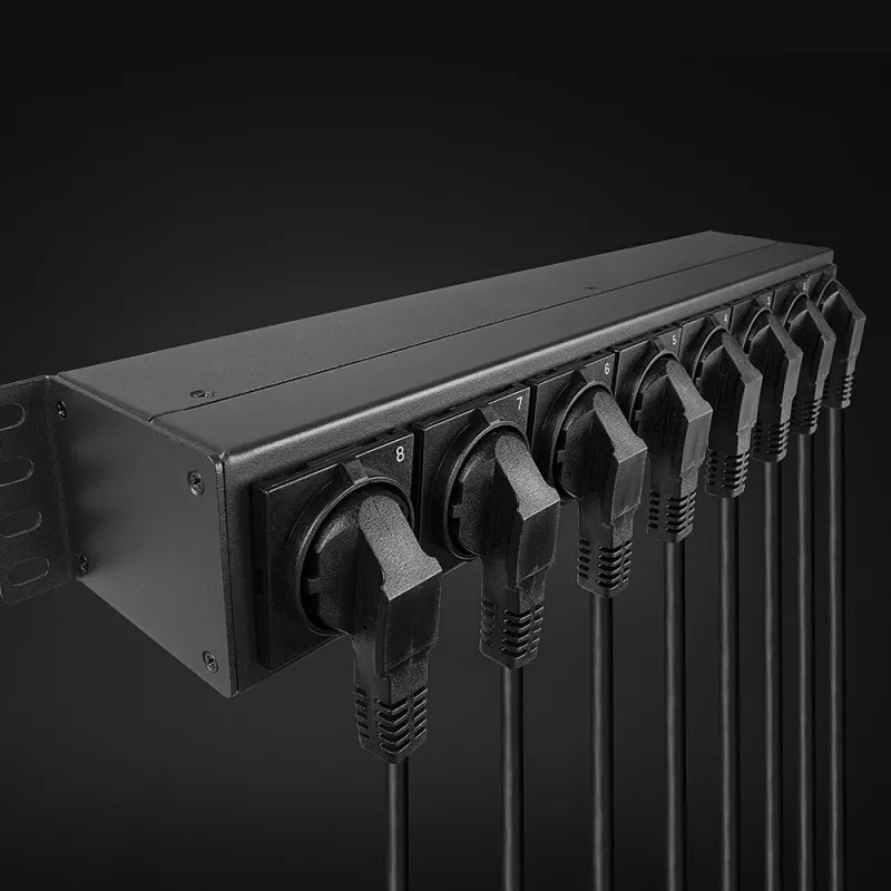 Unidad de distribución de corriente (PDU) Lindy 73025 8 salidas AC 1.5U negro