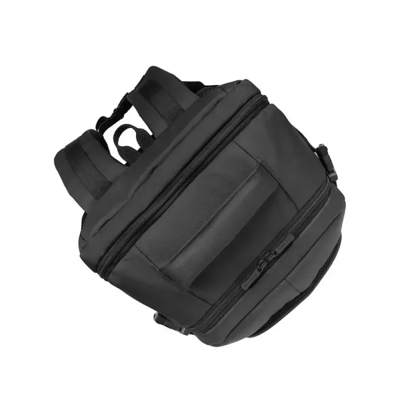 Mochila de ocio Rivacase Tegel 8465 negra poliéster RESPETUOSA CON EL MEDIOAMBIENTE