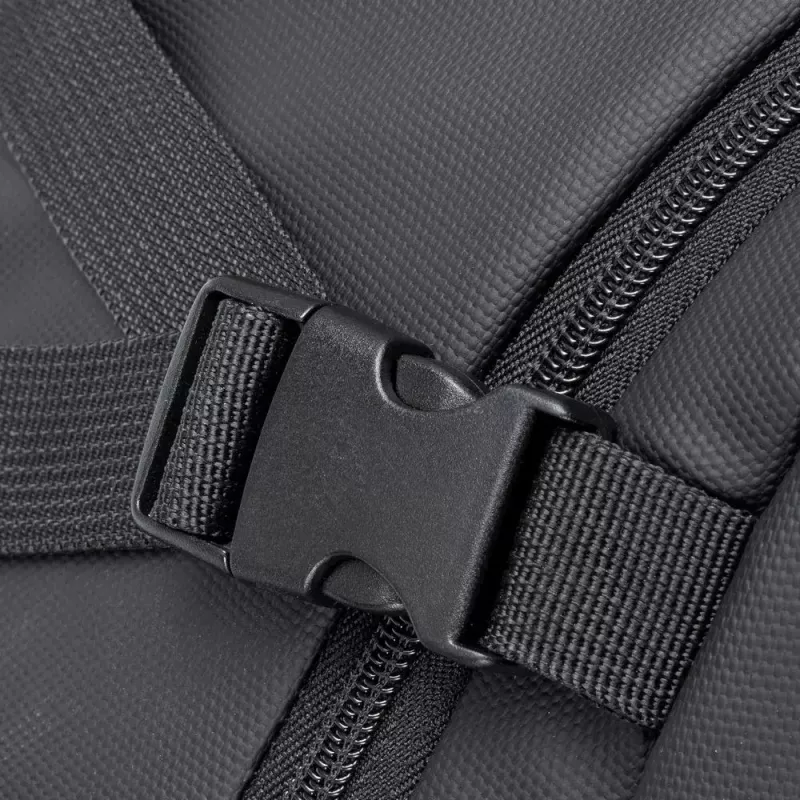 Mochila de ocio Rivacase Tegel 8465 negra poliéster RESPETUOSA CON EL MEDIOAMBIENTE