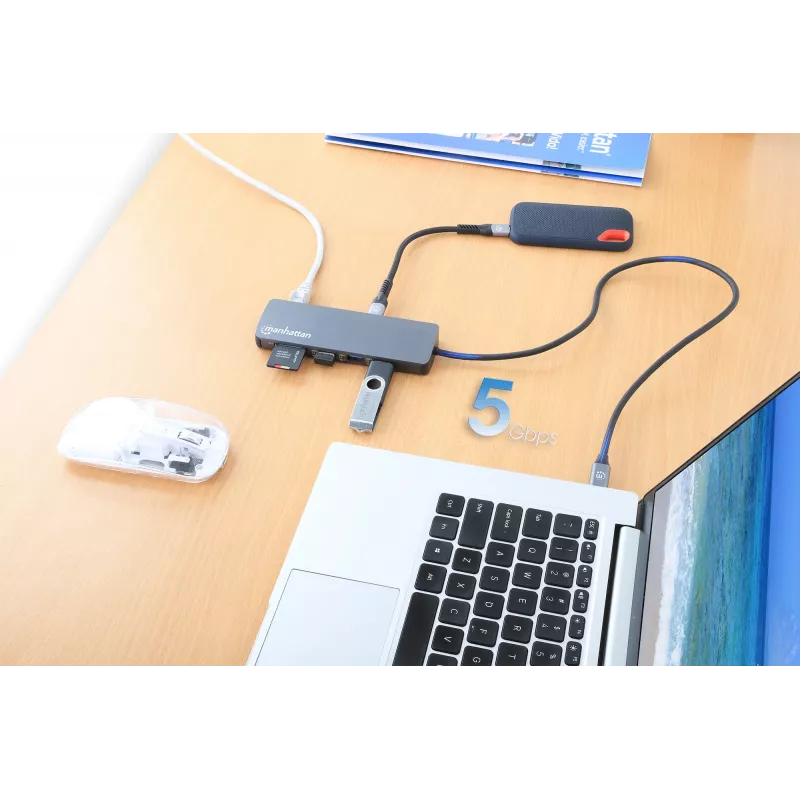 Dock/hub USB-C Manhattan con lector de tarjetas, conexiones (x7): Ethernet, HDMI, USB-A (x3) y USB-C (x2), con Power Delivery (PD) 100 W – requiere cargador USB-C externo (no incluido). Alimentado por USB (no requiere fuente de alimentación externa) cuando no se utiliza PD.