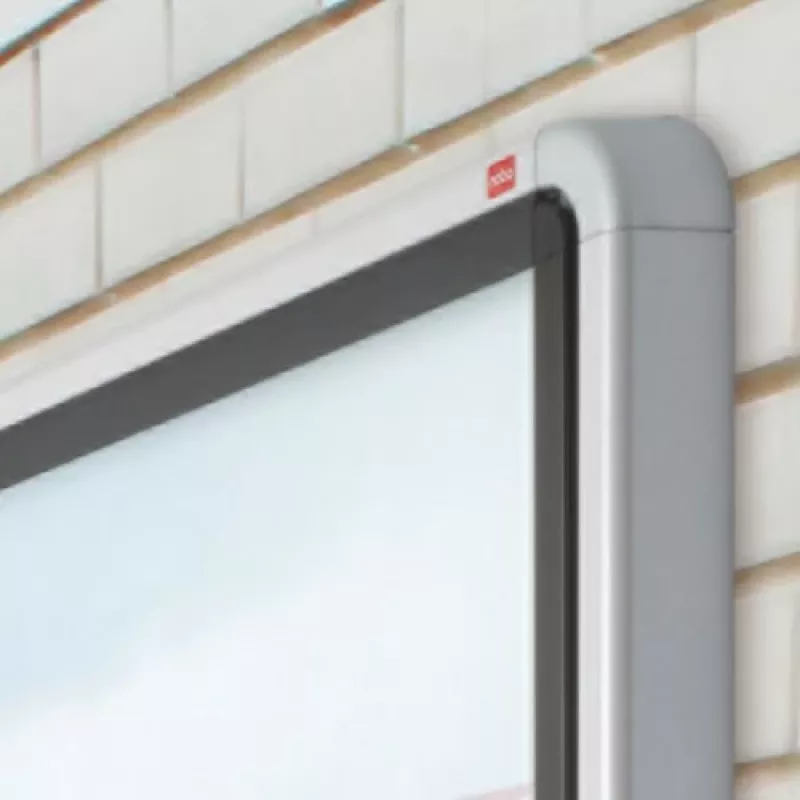 Tablón de anuncios magnético con cerradura Nobo Premium Plus Outdoor 6xA4
