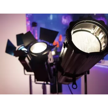 Estroboscopio de discoteca Eurolite THA-250F negro LED 200W DMX
