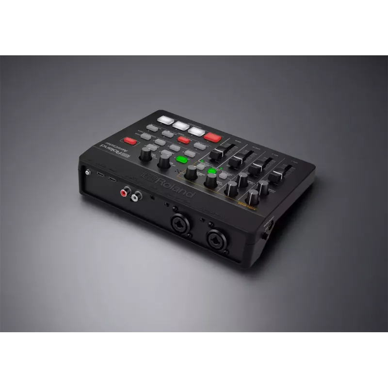 Interfaz de audio Roland AeroCaster negro 24 bit 48 kHz Phantom Power 48 V
