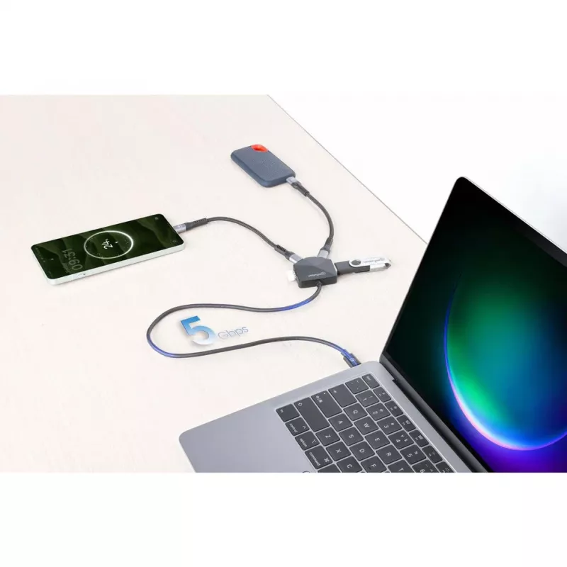 Dock/Hub combo USB-C y USB-A Manhattan, puertos (4): USB-A (x2) y USB-C (x2), 5 Gbit/s (USB 3.2 Gen1 también conocido como USB 3.0), forma angular para un fácil acceso a los puertos, alimentado por USB (no requiere fuente de alimentación externa)