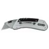 Cúter Stanley 0-10-810 negro metálico con hoja recambiable