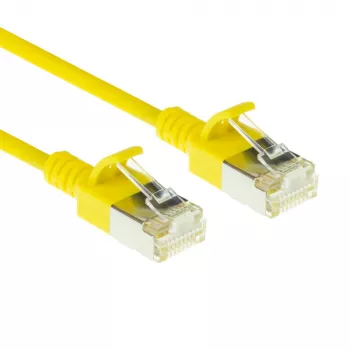 ACT amarillo 7 metros LSZH U/FTP CAT6A cable de parcheo slimline para centro de datos con protección de pestaña y conectores macho RJ45