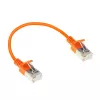 ACT Naranja 0,25 m LSZH U/FTP CAT6A cable de parcheo Slimline para centro de datos, sin lengüeta con conectores RJ45