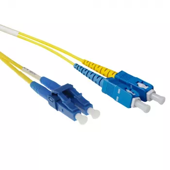 Cable de fibra óptica monomodo LSZH 9/125 OS2 de 50 metros con protección antipellizcos corta, dúplex, LC/SC ACT