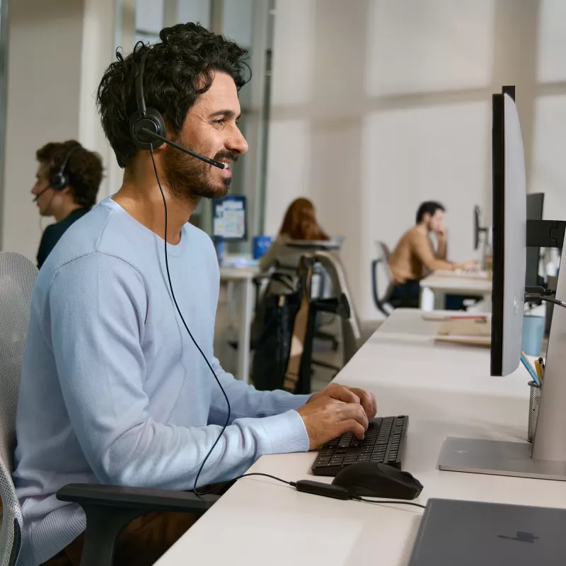 Auriculares estéreo con cable HP Poly Mission 425 USB — Bulk, peso 132 g