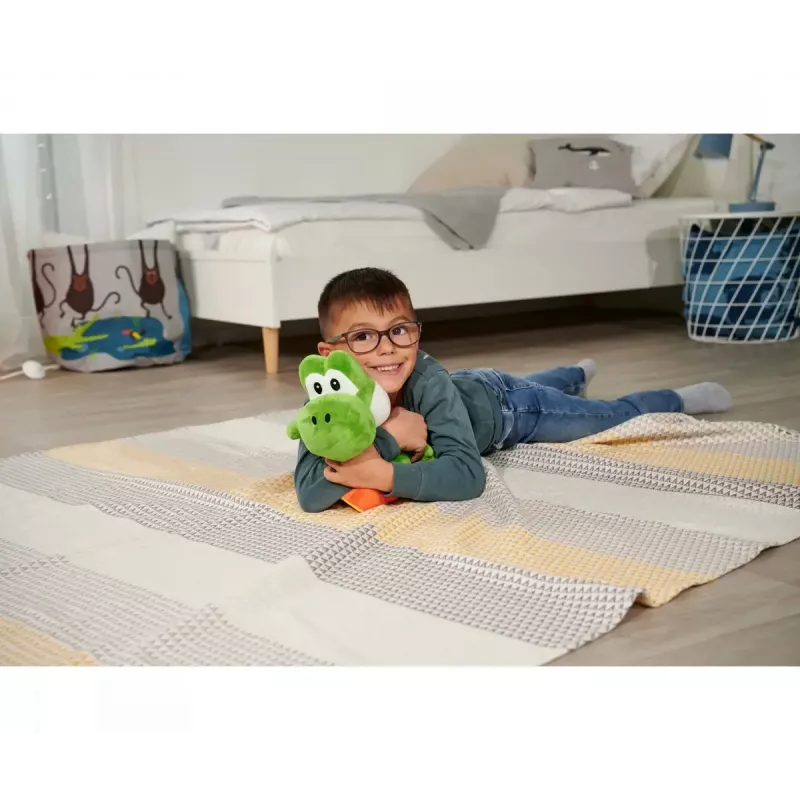 Peluche figura Yoshi de Simba-Dickie, temática Super Mario, modelo 109231012, aprox. 30 cm