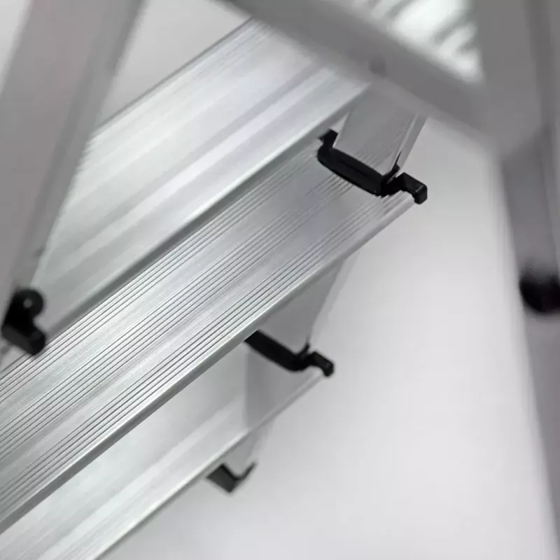 Escalera de peldaños de aluminio Krause Corda 5 peldaños, altura máxima 300 cm, capacidad de carga 150 kg, 4,1 kg