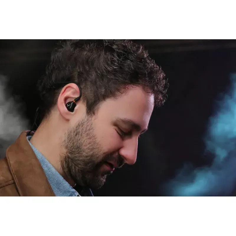 Auriculares in-ear Beyerdynamic DT 70 IE — cable desmontable, conector jack de 3,5 mm, negros