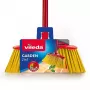 Escoba de exterior VILEDA modelo 128763, cerdas duras, tecnopolímero, roja