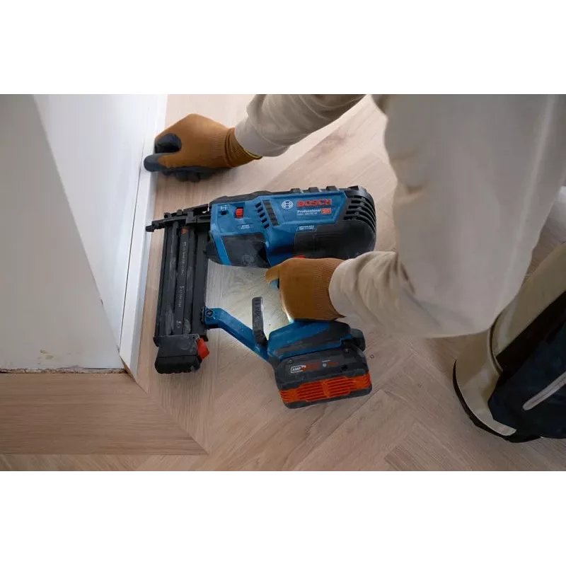 Bosch GNH 18V-50 M Professional Grapadora a batería