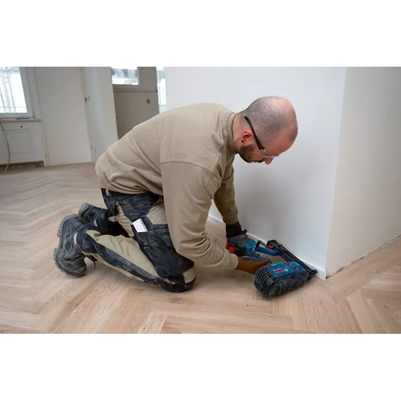 Bosch GNH 18V-50 M Professional Grapadora a batería