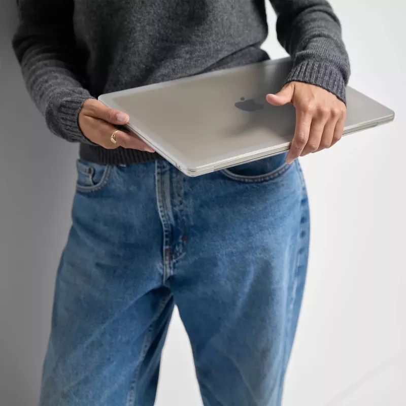 Incase Edge funda rígida con Makrolon® para MacBook Pro de 14