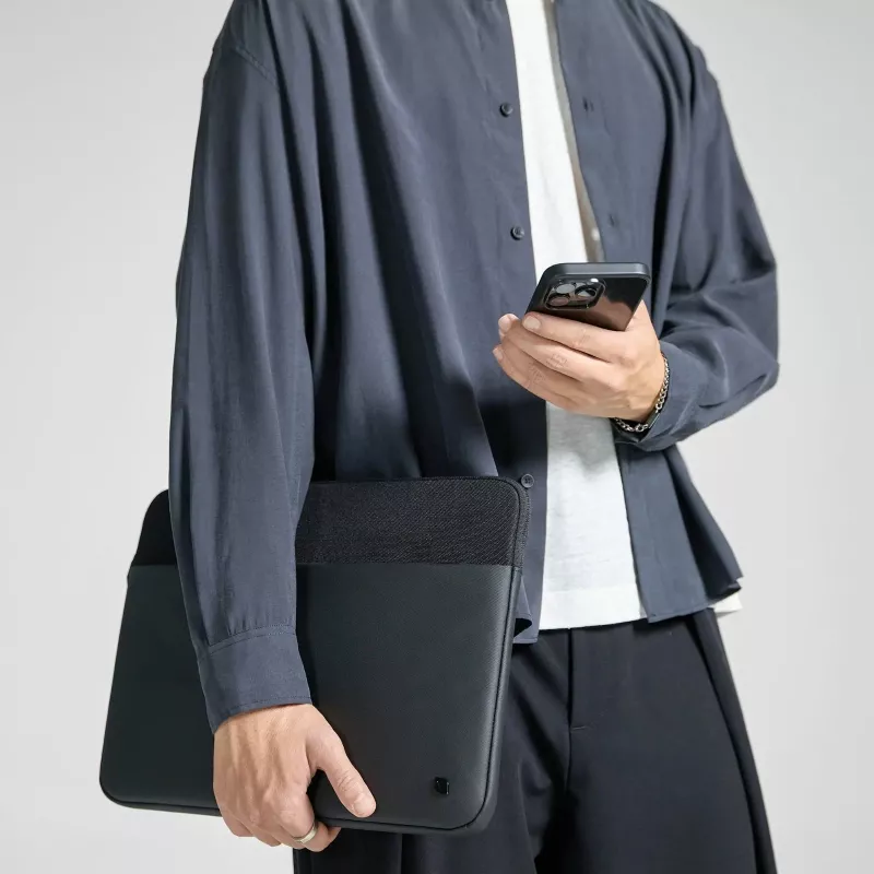 Incase A.R.C. Funda con ReSpun 100% poliéster reciclado para portátil de 14 pulgadas (M1-M4, 2021-2024)