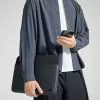 Incase A.R.C. Funda con ReSpun 100% poliéster reciclado para portátil de 16 pulgadas (M1-M4, 2021-2024)