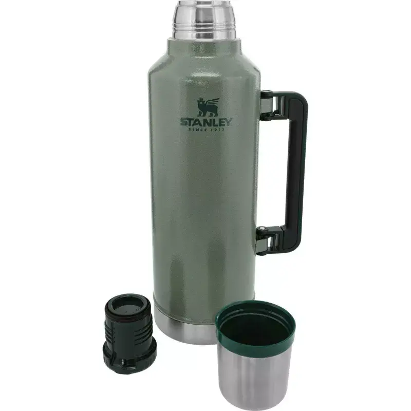 Termo STANLEY The Legendary Classic 2,3 L modelo 2807935044, acero inoxidable con aislamiento al vacío