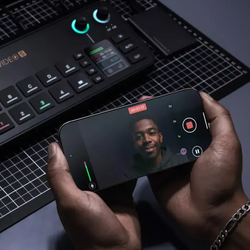 Consola de producción mult canal para podcast y livestream Rode RodeCaster Video S RCVS-E – pantalla táctil Wi‑Fi Bluetooth 5.3 5x USB-C 3x entrada HDMI 1x salida HDMI microSD