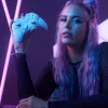 Mando VICTRIX 052-002-WH con cable e inalámbrico RF/USB, USB-C, 2000mAh, PC/PS4/PS5, violeta/blanco