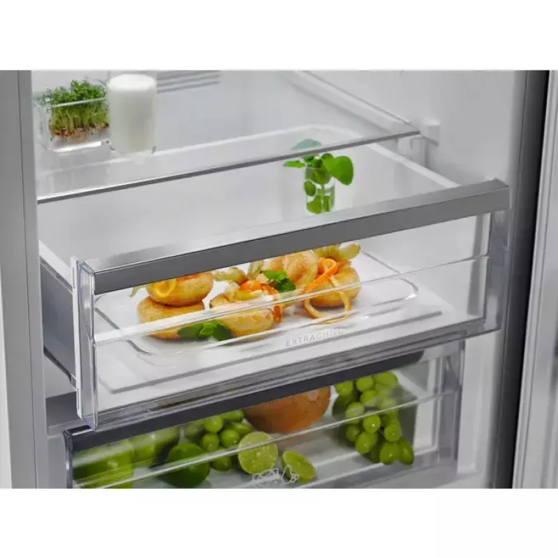 Electrolux LNC7ME32X3 independiente 330 L acero inoxidable