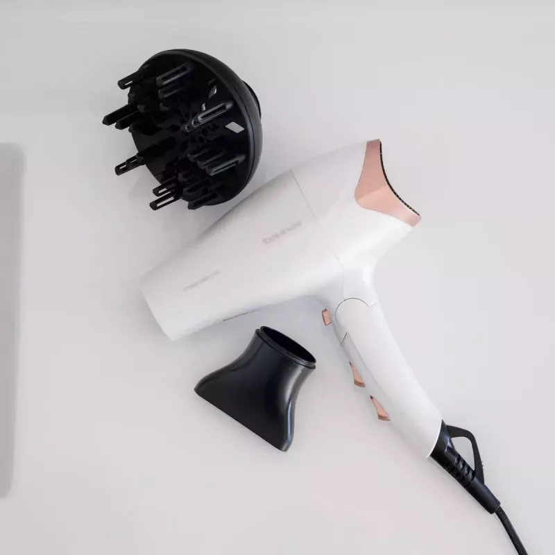 Secador de pelo Taurus STUDIO 2500 IONIC 2400 W blanco con función iónica, 3 niveles de calor, 2 velocidades, difusor y concentrador