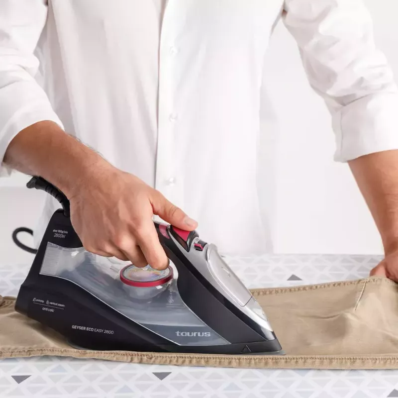 Plancha de vapor Taurus Geyser Eco Easy 2800