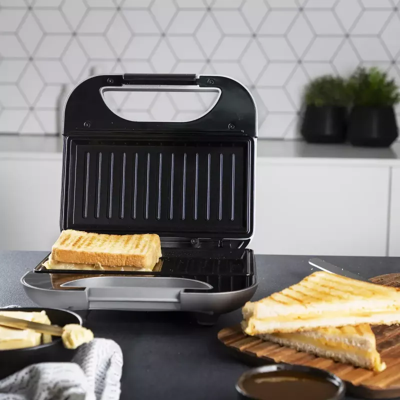 Sandwichera Princess 01.127003.01.001 750 W negra plata