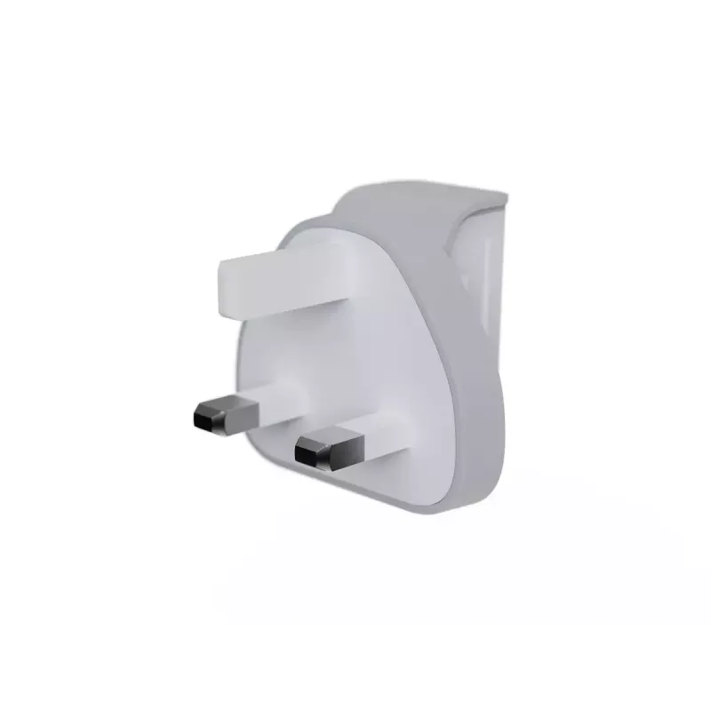 Cargador de viaje portátil GaN de 140W Xtorm XVC2140 con 3 conectores USB-C PD y cable USB-C de 2 m, blanco