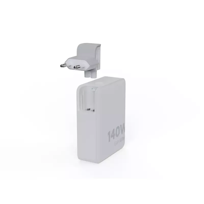 Cargador de viaje portátil GaN de 140W Xtorm XVC2140 con 3 conectores USB-C PD y cable USB-C de 2 m, blanco