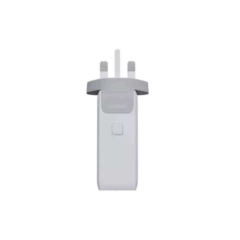 Cargador de viaje portátil GaN de 140W Xtorm XVC2140 con 3 conectores USB-C PD y cable USB-C de 2 m, blanco