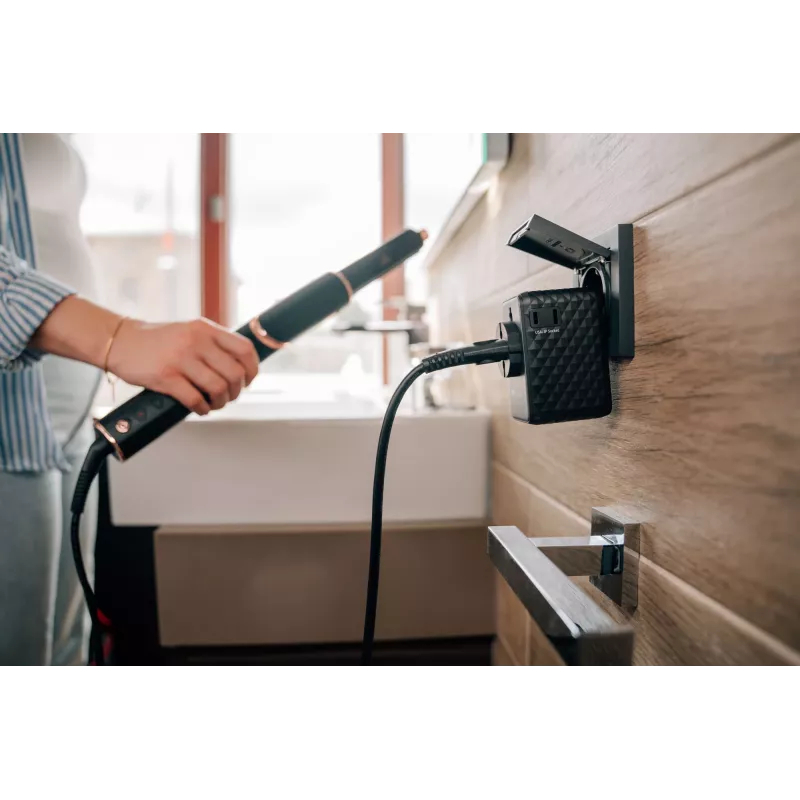 Verbatim Charge 'n' Travel 170W adaptador de viaje universal Negro