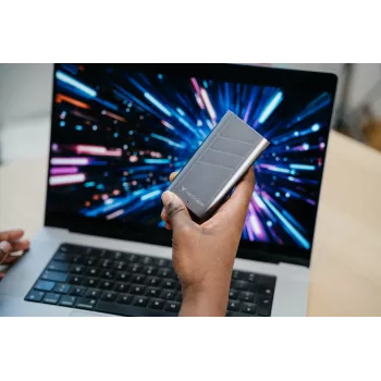 Verbatim TurboMetal SSD USB4 1TB USB Type-C USB4 Gen 2x2 plata