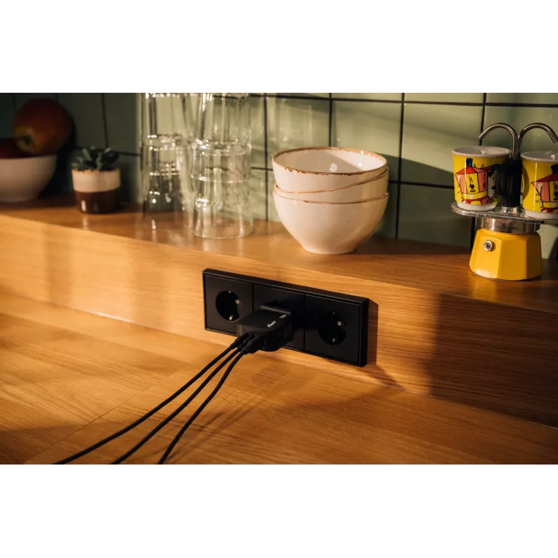 Verbatim Cargador Mini GaN 70W 3 puertos con conector US y adaptadores EU y UK