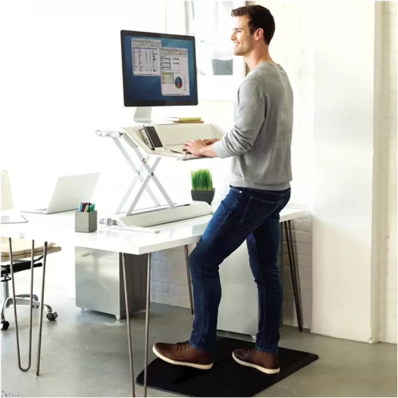 Fellowes Alfombrilla antifatiga de pie – ActiveFusion Alfombrilla ergonómica para escritorio de pie y sentado para uso en el trabajo o el hogar – H8,9 x B95,5 x T61 cm – Negro