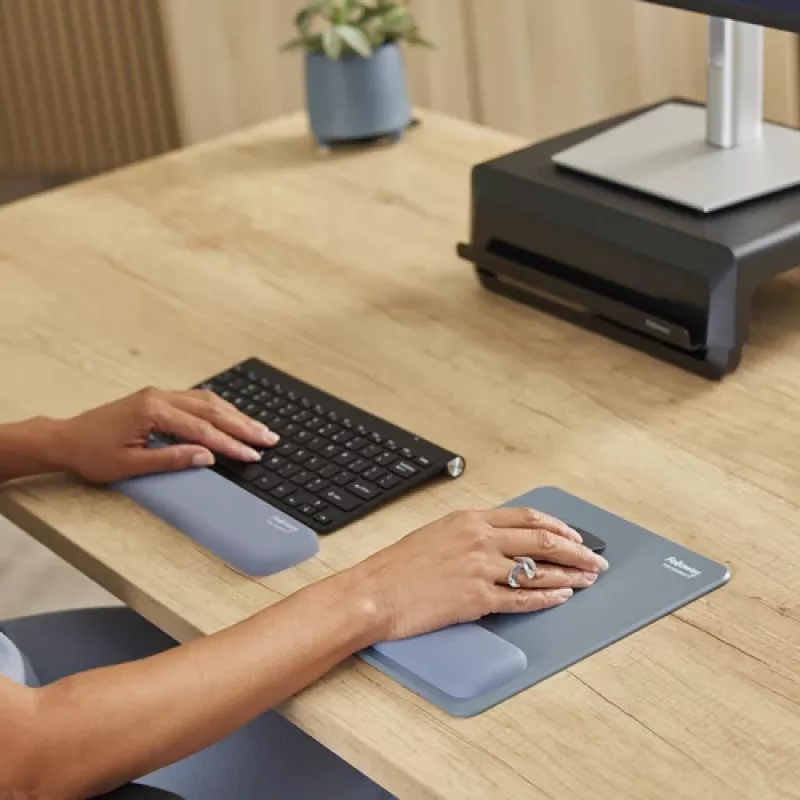Fellowes Reposamuñecas para teclado Breyta Compact Reposamuñecas para teclado con protección antibacteriana Reposamuñecas ergonómico Marine